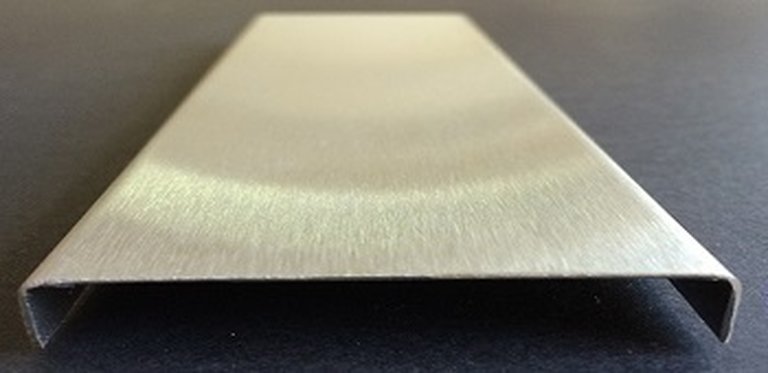 Listwa Metalowa do Płytek, stal szczotkowana 5,00cm X 244cm (1)